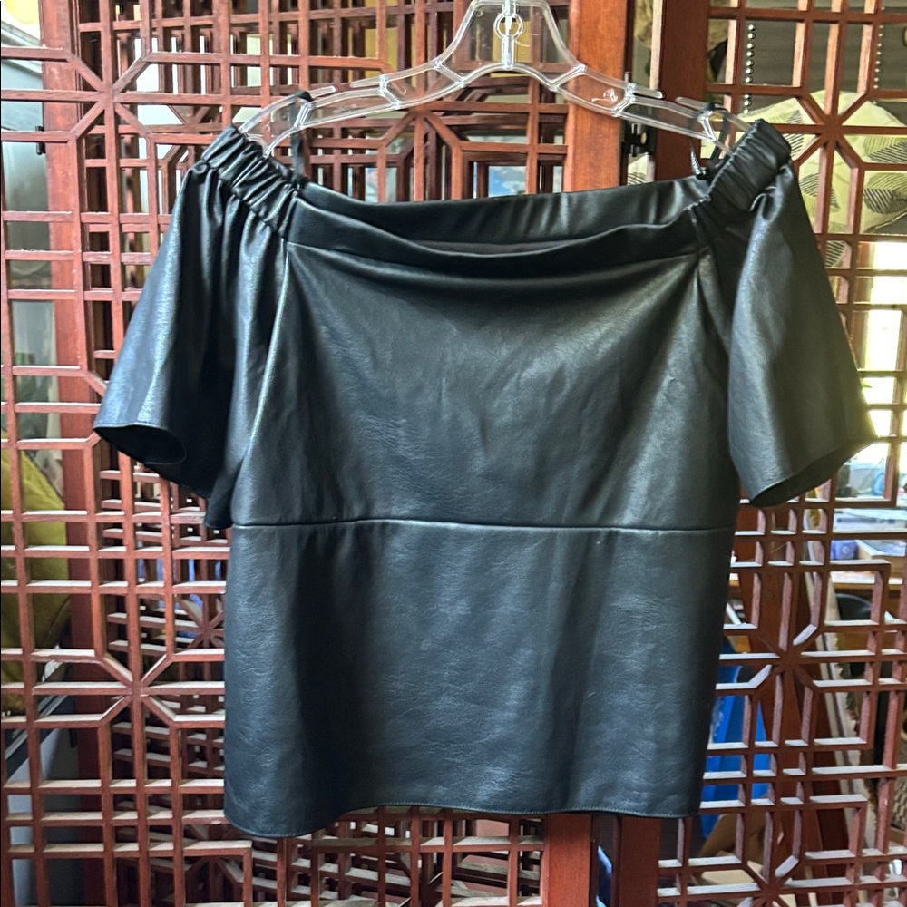 Bailey 44 Black Faux Leather Off-Shoulder Blouse M never worn made in usa